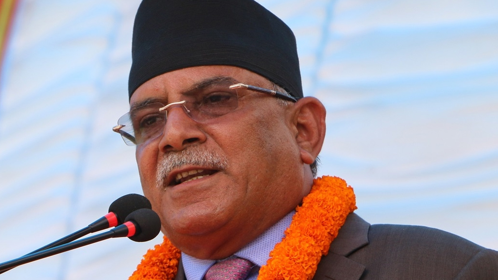 विरोधीलाई ढुङ्गा हान्न प्रधानमन्त्रीको निर्देशनः इँटको जवाफ पथ्थरले दिनोस