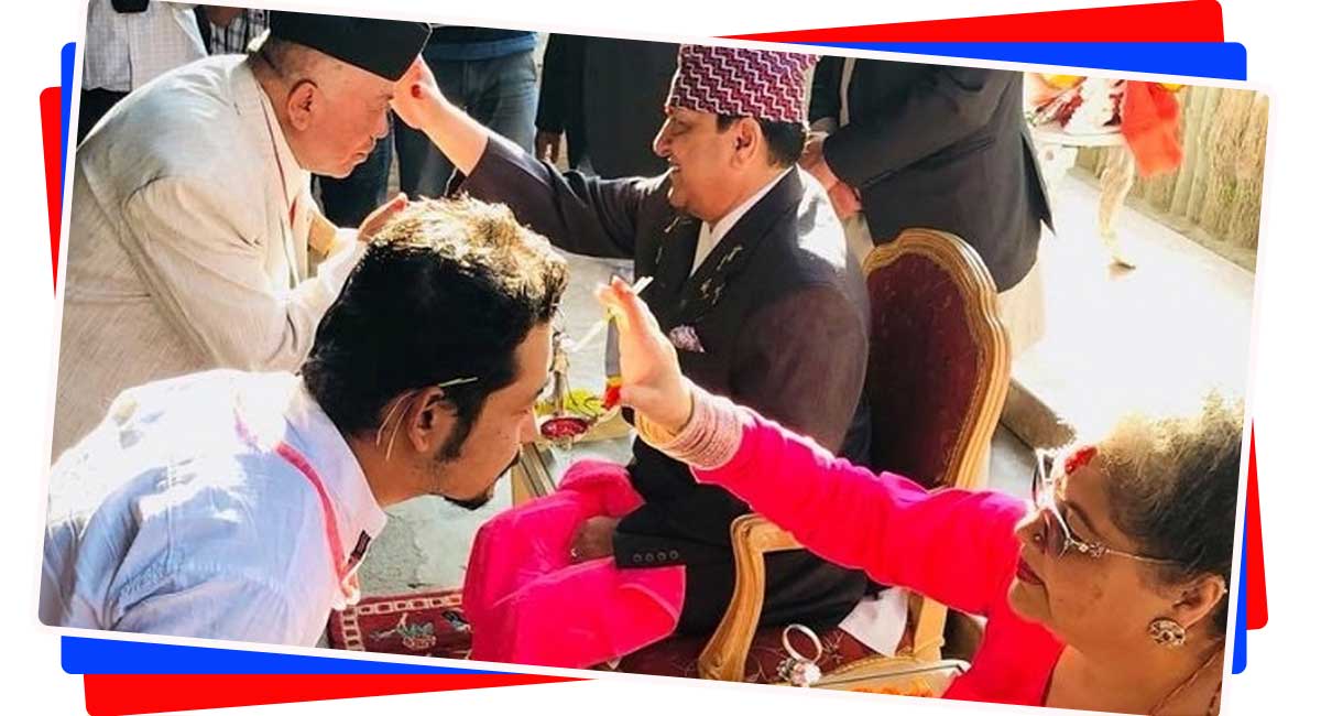 यस वर्षको दसैंमा पूर्वराजारानीले शुभेच्छुकलाई टीका लगाइदिने