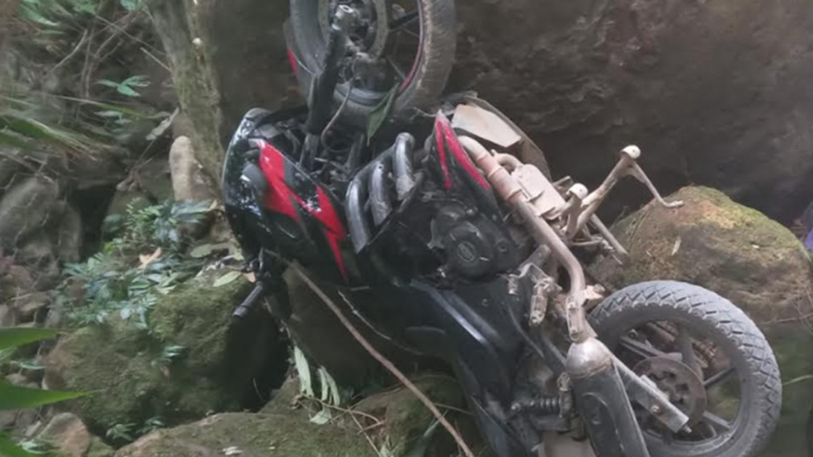 मोटरसाइकल दुर्घटनामा ७ महिने शिशुसहित एकै परिवारका तीन जनाको मृत्यु