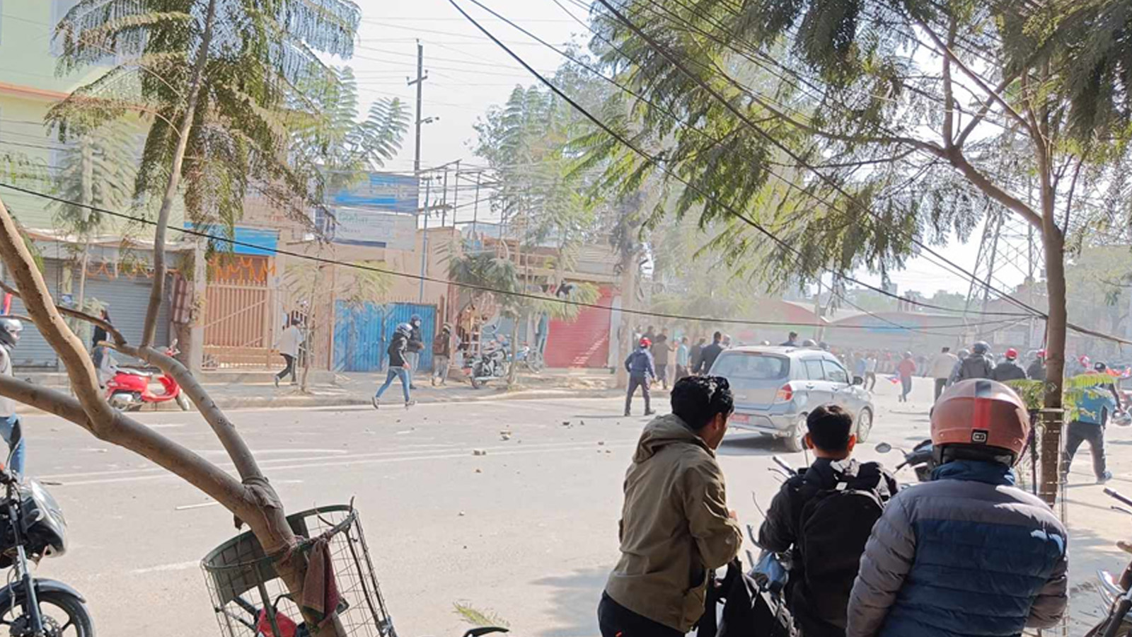 दुर्गा प्रसाईंको कार्यक्रमस्थलमा युवा संघका कार्यकर्ता पुगेपछि झडप
