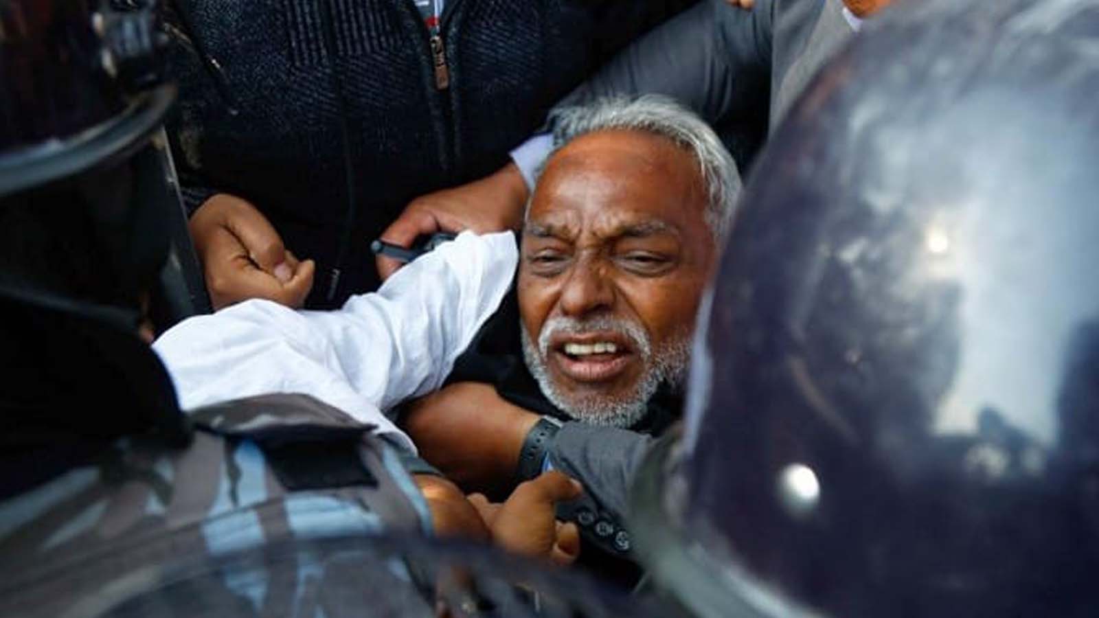 निषेधित क्षेत्र तोड्न माईतीघर पुगेका राजेन्द्र महतोलाई प्रहरीको लछारपछार