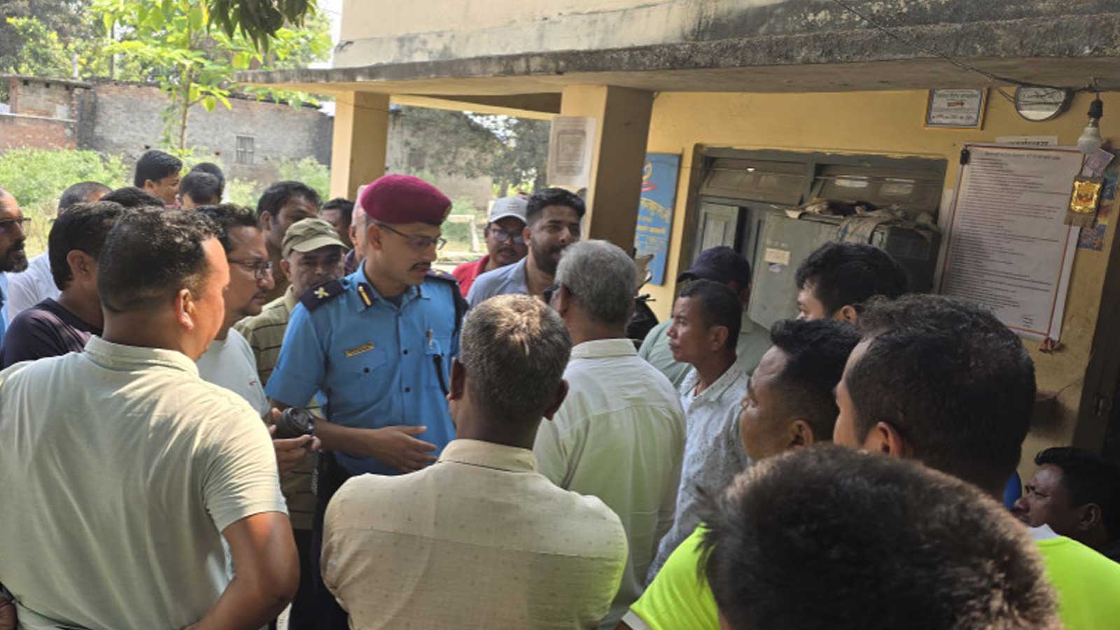 काठ हिनामिना र ब्यापारीसँग असुली गरेको आरोपपछि सन्तपुरका चौकी इन्चार्जको जिम्मेवारी खोसियो