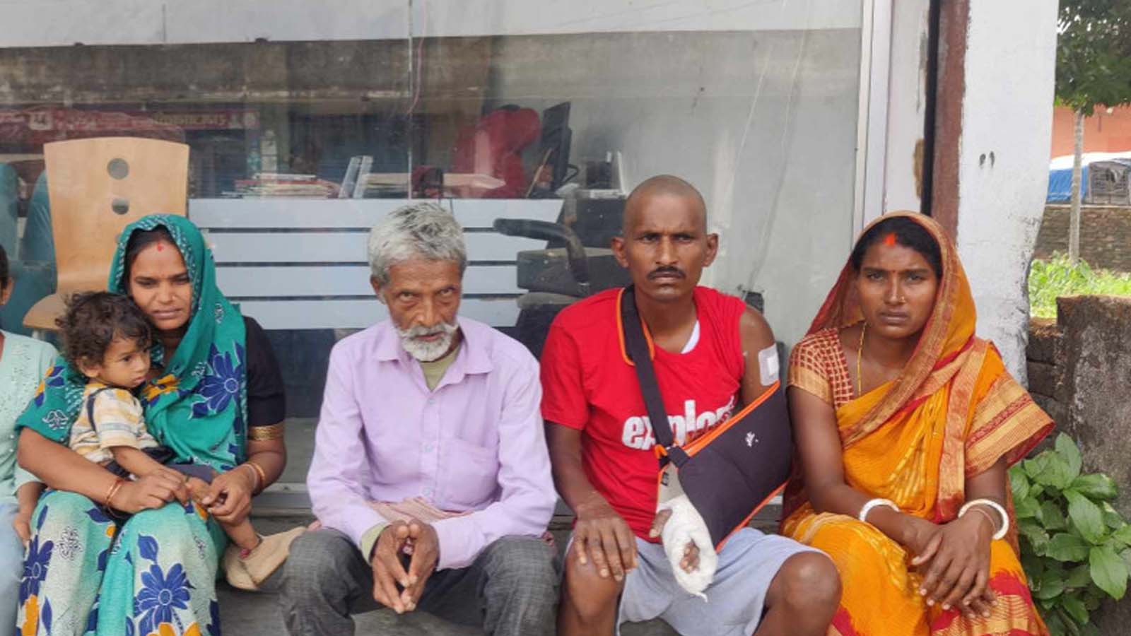 तरबार प्रहार गरी २ युवकको हत्या गर्न खोजेको आरोपमा जाहेरी परेपछि निवर्तमान वडाध्यक्ष फरार