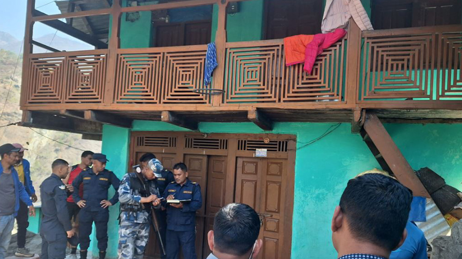 आग्लो र चिर्पटले हानेर वृद्ध दम्पत्तिको हत्या, अनुशन्धान गर्दै प्रहरी