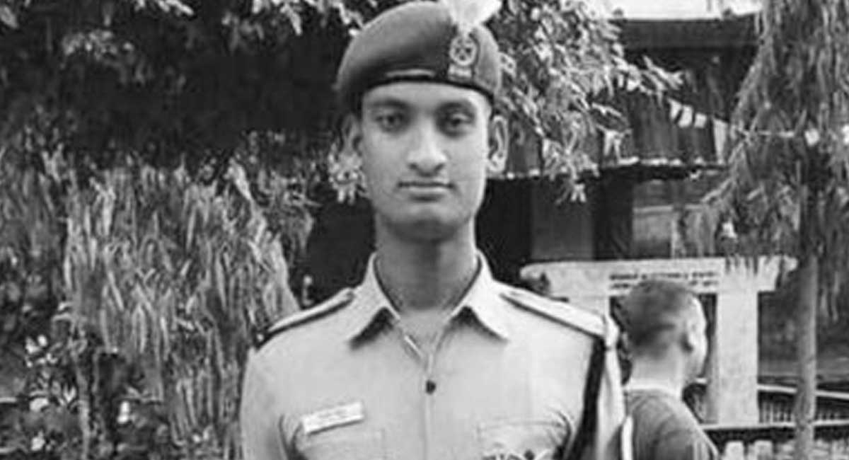 अमलेखगञ्जमा ड्युटीमा रहेका ट्राफिक प्रहरीलाई काठमाडौंको बसले उडायो, घट्नास्थलमै मृत्यु