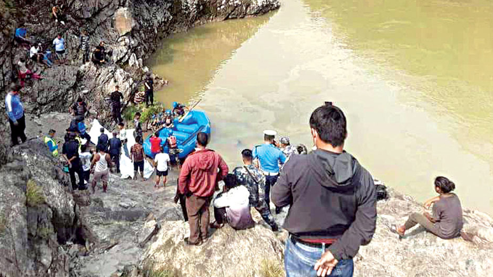 त्रिशुलीमा ट्याक्सी खसेर ५ जनाको मृत्यु हुँदा बेपत्ता भएका विवशको शव भेटियो