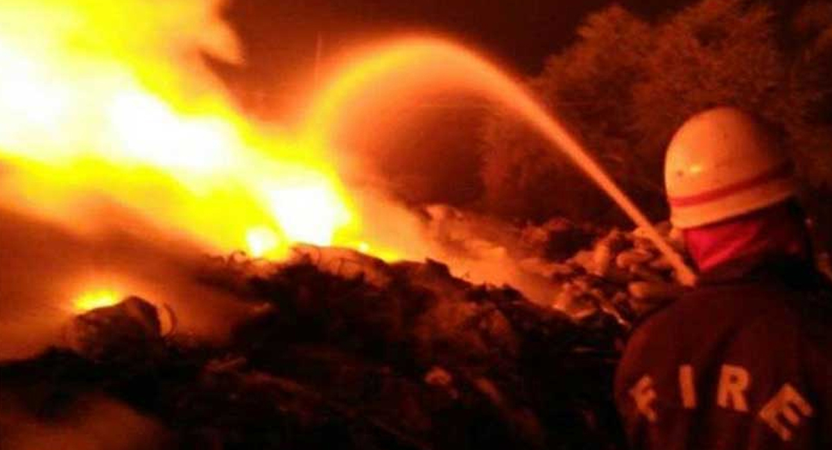 सर्लाहीको बरहथवा बजारमा भीषण आगलागी हुँदा ३ करोड बरावरको क्षति
