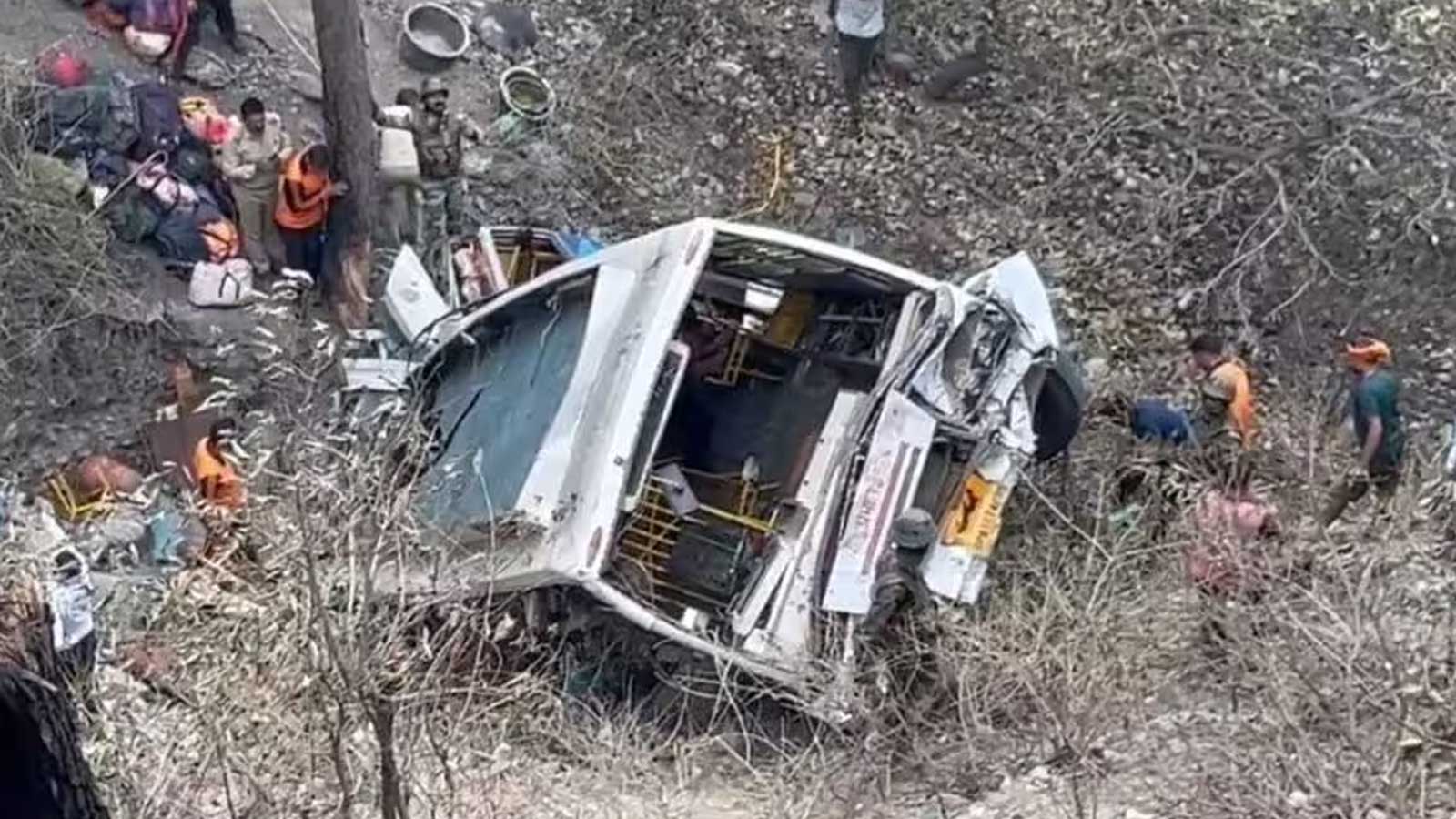 ९० जना तीर्थयात्री बोकेको बस दुर्घटनाः २२ जनाको मृत्यु, अन्य घाईते