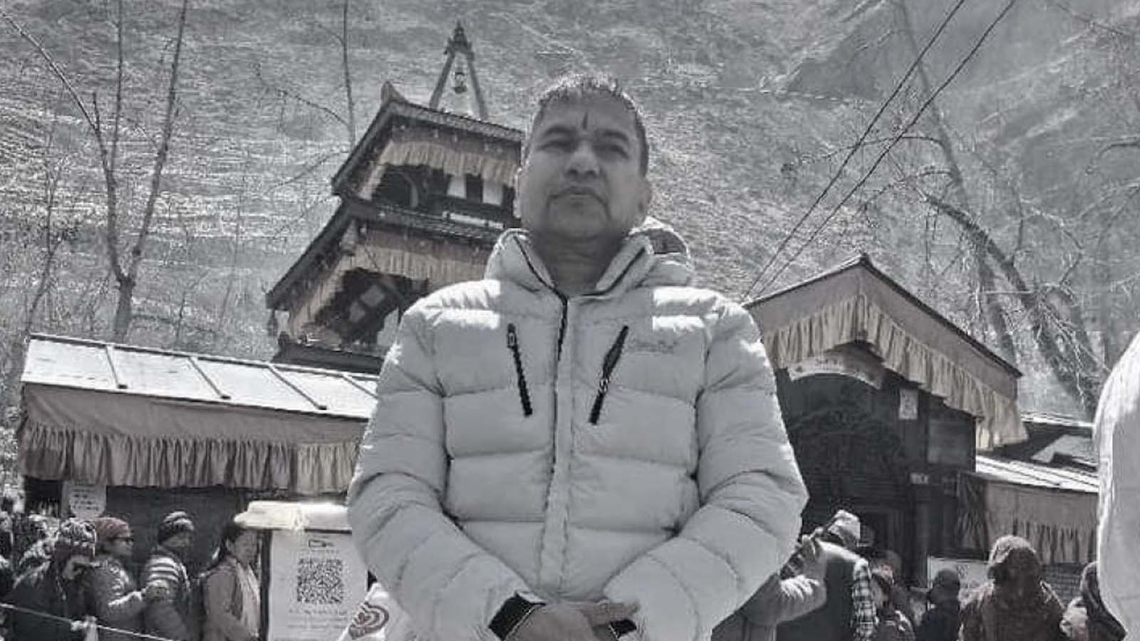 पौडी खेल्दा खोलामा डुवेको छोरा बचाउन खोज्दा शिक्षकको मृत्यु