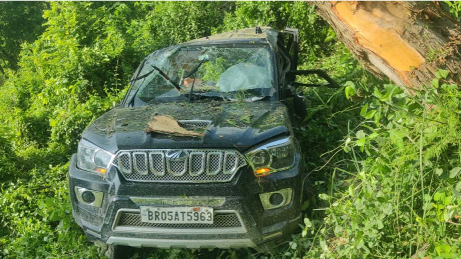 टायर पड्किएर स्कारपियो दुर्घटना हुँदा २ जनाको मृत्यु, ४ जना घाईते