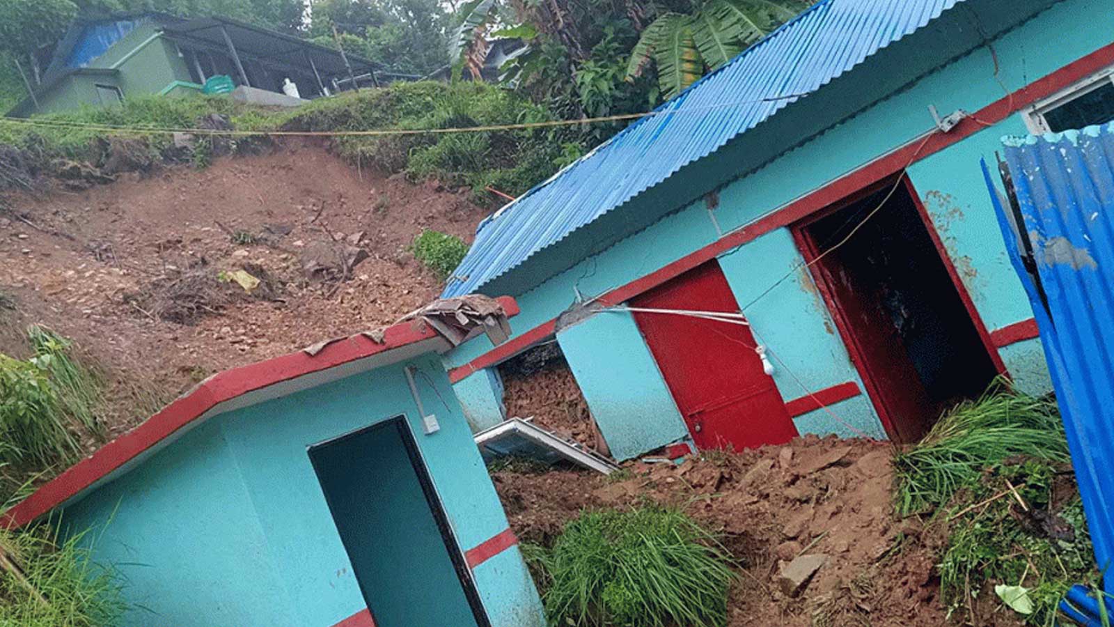 कास्कीमा पहिरोले घर पुर्दा २ बालबालिकाको मृत्यु, २ महिला गम्भिर