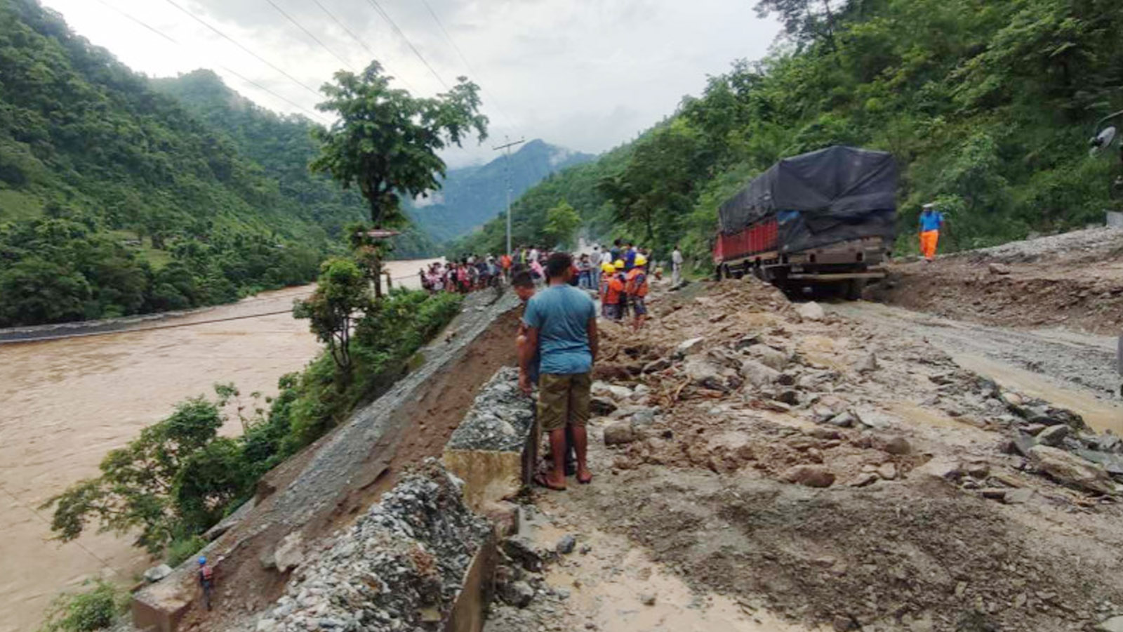 सिमलताल पहिरो अपडेटः एन्जल डिलक्समा थिए ७ भारतीय नागरिकसहित २४ यात्रु (टिकट लिनेको नामसहित)