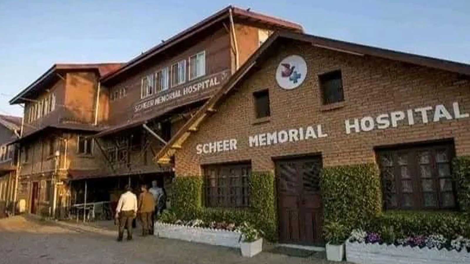सुत्केरी युवतीको मृत्यु भएपछि बनेपाको शिर मेमोरियल अस्पतालमा तोडफोड