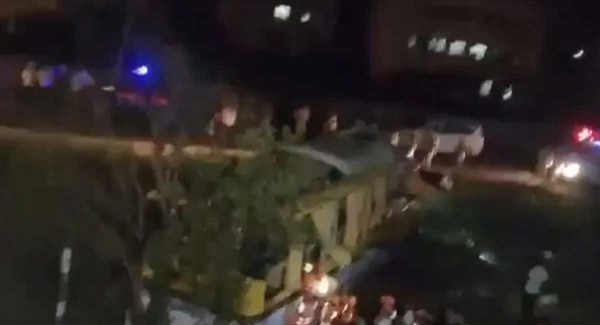 कार चालक निदाएर बससँग ठोक्किँदा ७ जनाको मृत्यु