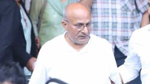 अदालतले तोक्यो एक वर्ष कैद, दुई वर्ष जेल बसेपछि रिहा भए बेचन झा