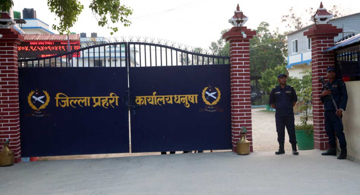 धनुषामा थुनुवा फरार प्रकरणः हिरासतको भेन्टिलेसन काट्न कस्ले दियो ‘ह्याक्सो ब्लेड’, कहाँ थिए सुरक्षाकर्मी ?