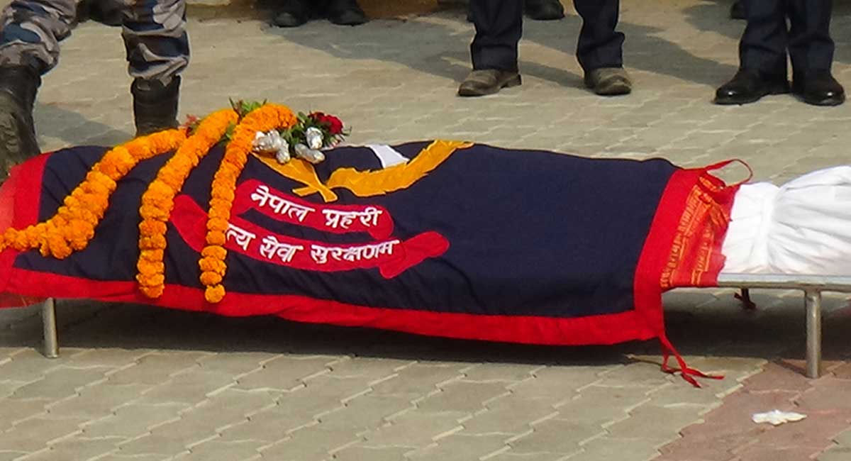 ट्रकले मोटरसाईकललाई ठक्कर दिँदा दशैं मनाउन घर पुगेका प्रहरी हवल्दारको मृत्यु