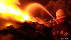 झापामा मध्यराती दुई ठुला उद्योगमा एकैसाथ आगलागी, करिब एक करोडको क्षति