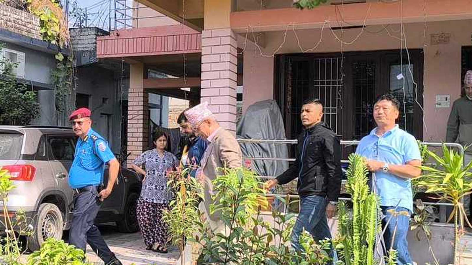 हिजैदेखि नजरवन्दमा थिए निवर्तमानमन्त्री अधिकारी, घरमा खटाईएको थियो सादा पोशाकका प्रहरी