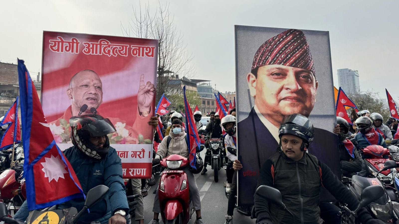 पूर्वराजाको स्वागत र्यालीमा योगीको पोष्टर बोक्ने राणा भागे, गोरखपुर पुगेर भने– प्रहरी मेरो पछि लाग्यो