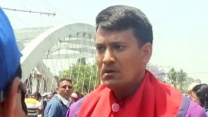 छोरीको भर्ना नभएपछि दुःख सुनाउन पुगेका अभिभावकलाई शिक्षकहरुले कुटे