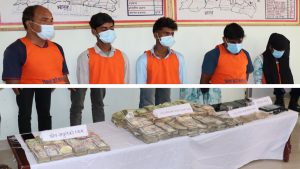 सिरहामा स्रोत नखुलेको झण्डै १ करोड नगद र लागू औषधसहित ५ जना पक्राउ, पक्राउ पर्नेमा दाजु वहिनी पनि