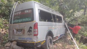 शनिबार नागढुङ्गामा हाईस र हेटौंडामा बस दुर्घटना हुँदा ३० जना घाइते
