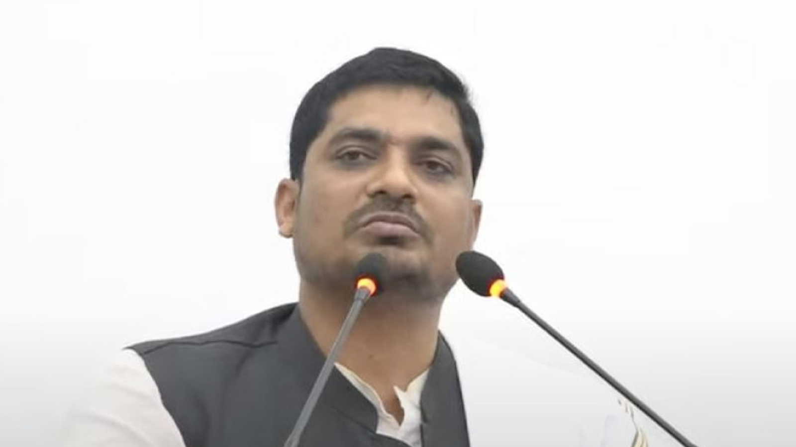 मधेश प्रदेशका सांसद सरोज सिंह कुशवाहा भ्रष्टाचारको आरोपमा पक्राउ