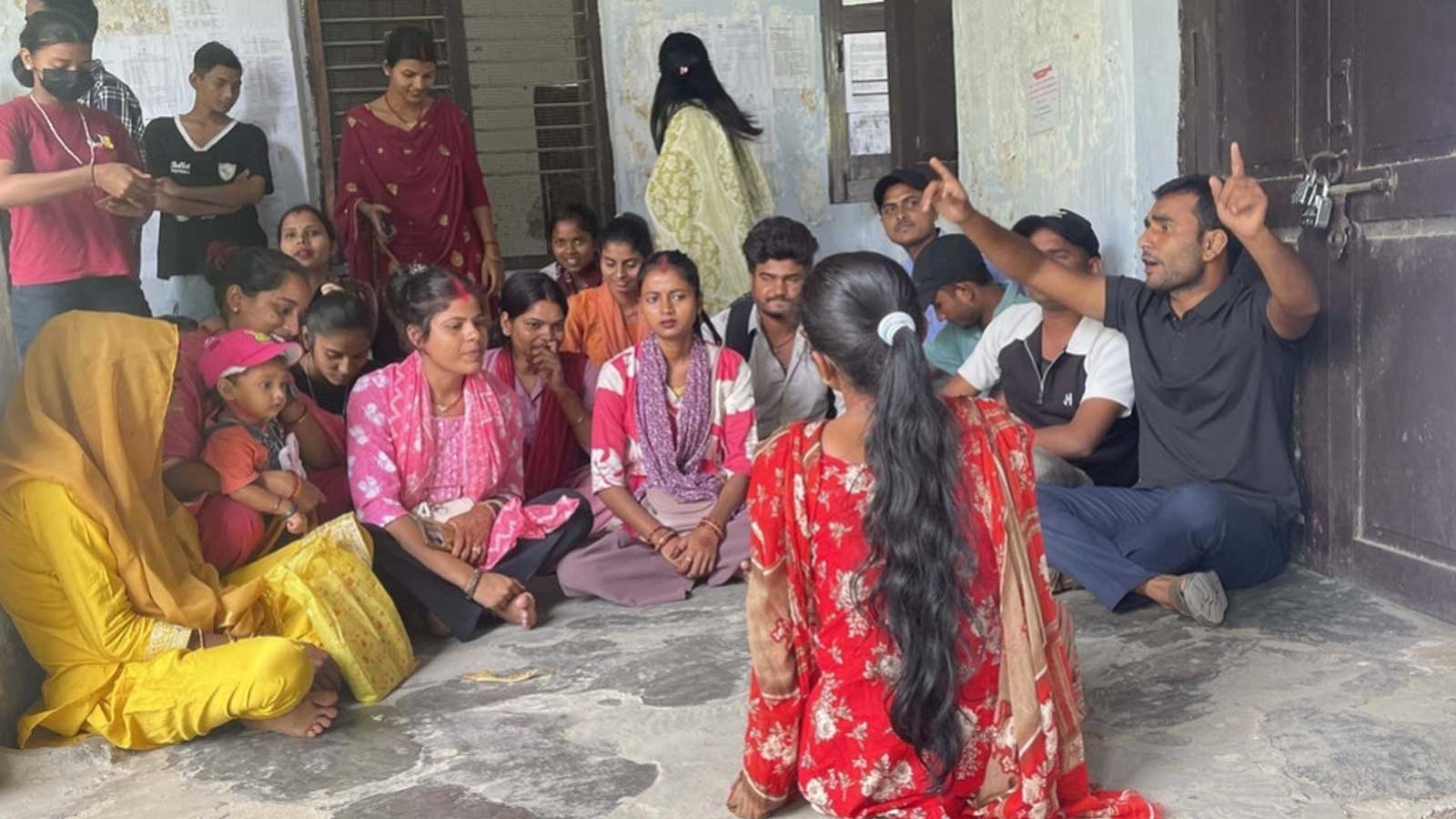 राजविराजस्थित मविव क्याम्पसमा कर्मचारीलाई भित्रै थुनेर विद्यार्थीले गरे तालावन्दी