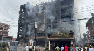 विराटनगर भाटभटेनीमा एटिएम फोड्न नसकेपछि आगजनी, पाँचतले स्टोर पूर्णरूपमा जलेर नष्ट