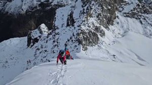 यलुङ रि हिमालमा भीषण हिमपहिरोः ५ विदेशी र २ नेपालीको मृत्यु, ४ बेपत्ता