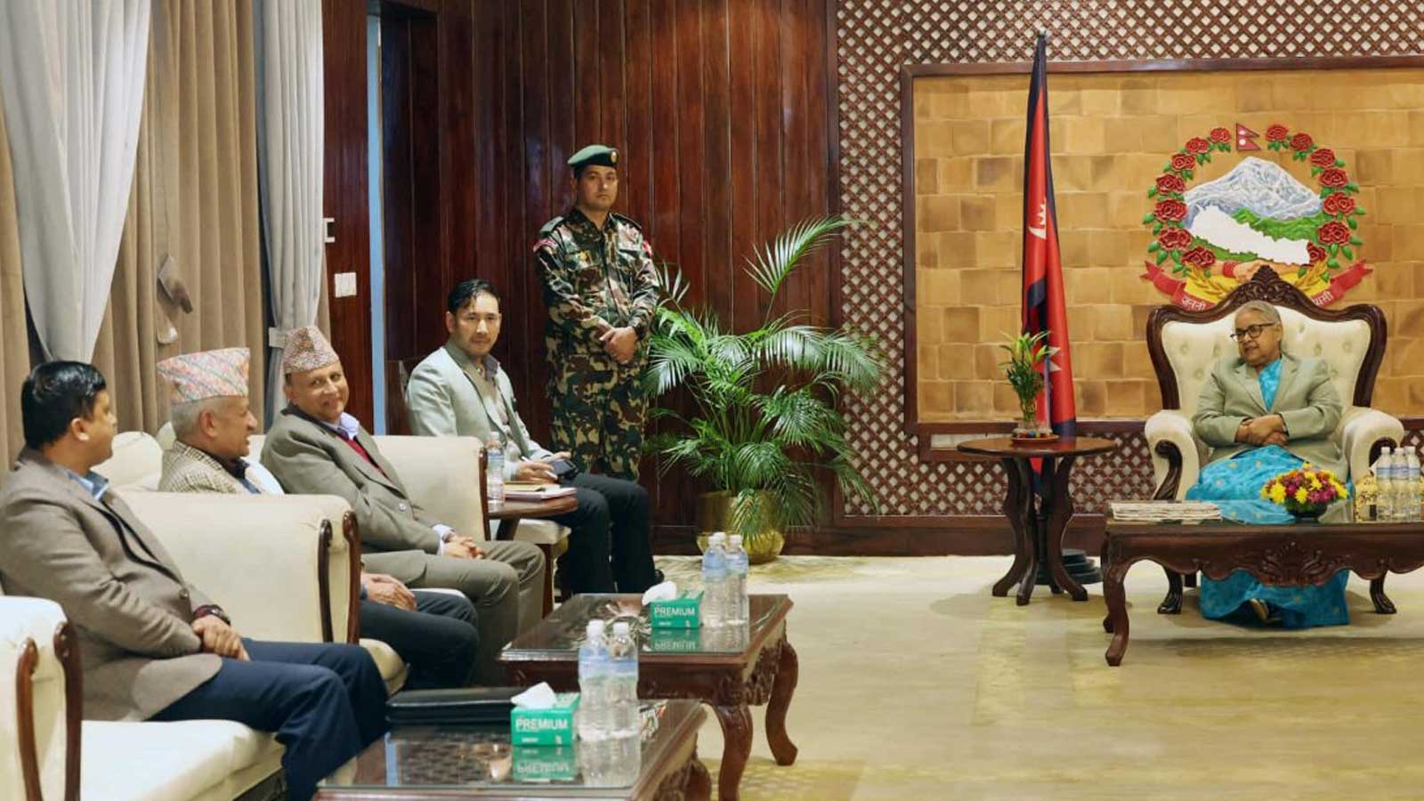 प्रधानमन्त्री कार्कीको एमाले नेतासँग गुनासोः कल्याण श्रेष्ठ र जेन–जीले हैरान पारे !