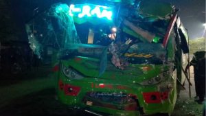 सप्तरीको वरमझियामा बस–ट्रक ठोक्किँदा बसका कण्डक्टरको मृत्युः ११ जना घाइते