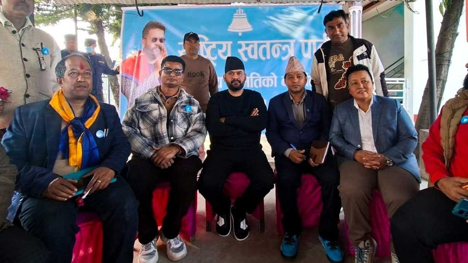 घरदैलो उल्ट्याउँदै बालेनको ‘डेरा राजनीति’: झापा–५ मा भिडको बाढी, ओलीको गढमा ठूलो कम्पन