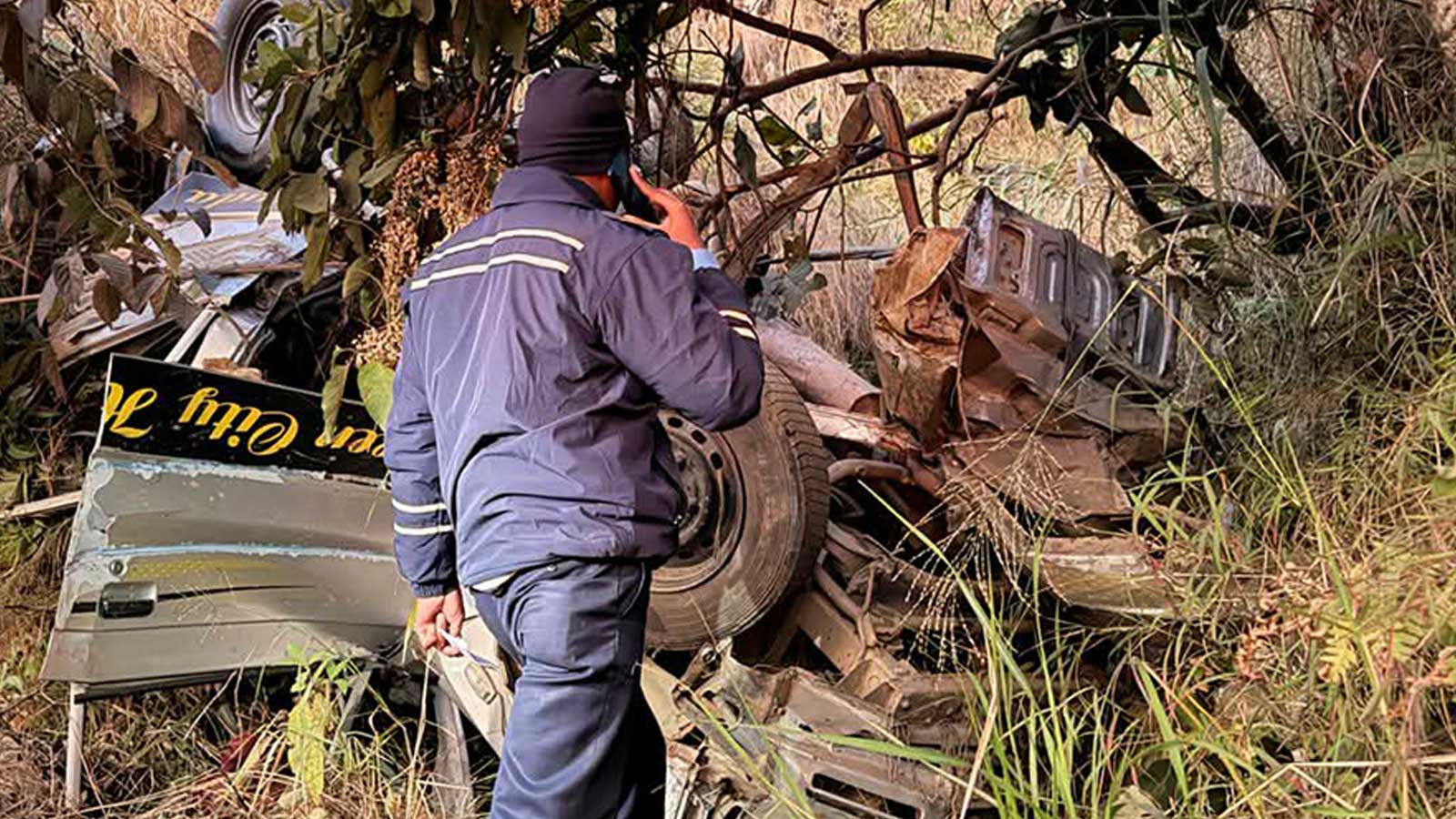 काठमाडौं–हेटौंडा मार्गको भीमफेदीमा जिप खस्दा ६ को ज्यान गयो, ४ जनाको पहिचान खुल्यो