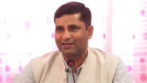 एमालेमा विवादित पात्रलाई टिकटै–टिकटः ‘चल्ला तस्कर’ आरोपित पूर्वमन्त्रीलाई ओलीको आशीर्वाद