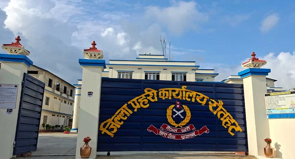 रौतहटमा ‘चरित्र’को आरोप लाएर श्रीमतीको हत्याः फरार श्रीमानको खोजी र रक्तपातको गाँठो केलाउँदै प्रहरी