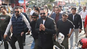 चुनावी माहौल ओलीतिर मोडिएको संकेत पाएपछि देश दौडाहा छोडेर हतारमै झापा फर्किए बालेन