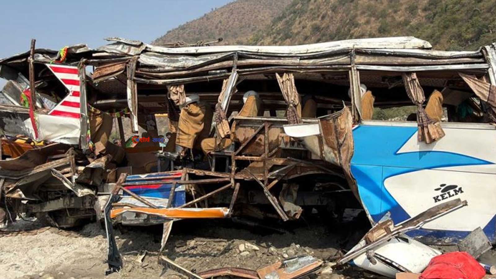 तामाकोशीमा यात्रुवाहक बस नदीमा खस्यो, १२ जनाको मृत्यु