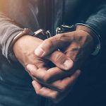 काठमाडौंमा सुन चोरीको आतंकः श्रृंखलाबद्ध चोरीका मुख्य खेलाडीमाथि प्रहरीको गोली, ६५ तोला सुनसहित पक्राउ