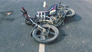 कैलालीमा दुई मोटरसाइकल ठोक्किँदा तीन युवाको मृत्यु