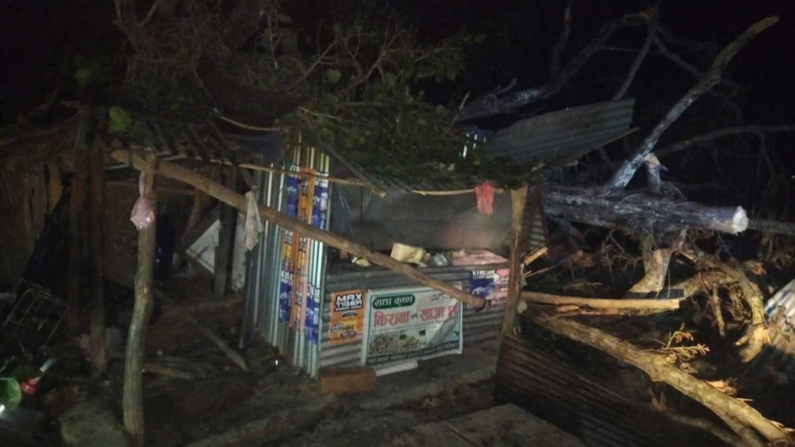 उदयपुरमा हावाहुरीको प्रकोपः दुईको मृत्यु, छ जना घाइते