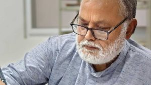 केपी ओली पक्राउ परेपछि पूर्वसचिव भीम उपाध्यायको ‘खुच्चिङ’—आफ्नै गिरफ्तारी सम्झँदै कानुनी प्रक्रियाको पाठ