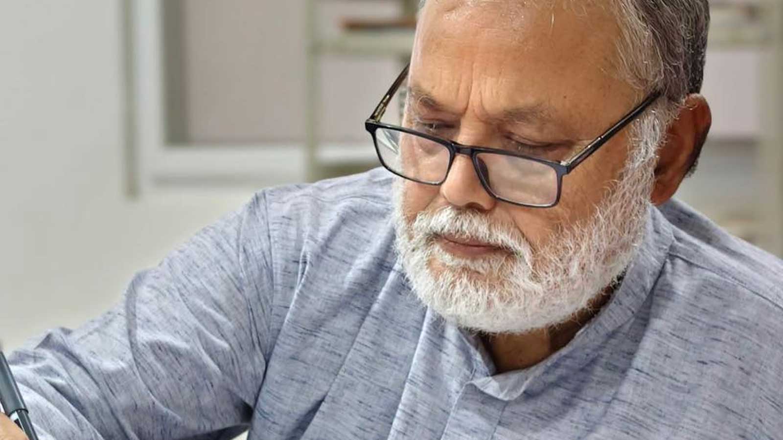 केपी ओली पक्राउ परेपछि पूर्वसचिव भीम उपाध्यायको ‘खुच्चिङ’—आफ्नै गिरफ्तारी सम्झँदै कानुनी प्रक्रियाको पाठ