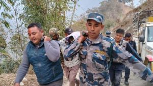 रामेछापमा निर्वाचन सामग्री बोकेको गाडी भीरबाट खस्योः असई पर्शुराम यादवको घट्नास्थलमै मृत्यु