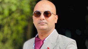 मन्त्रालयको आदेशलाई डाक्टरको चुनौतीः सरुवा अवज्ञा गर्दै लहानमै बसिरहेका छन् डा. साह