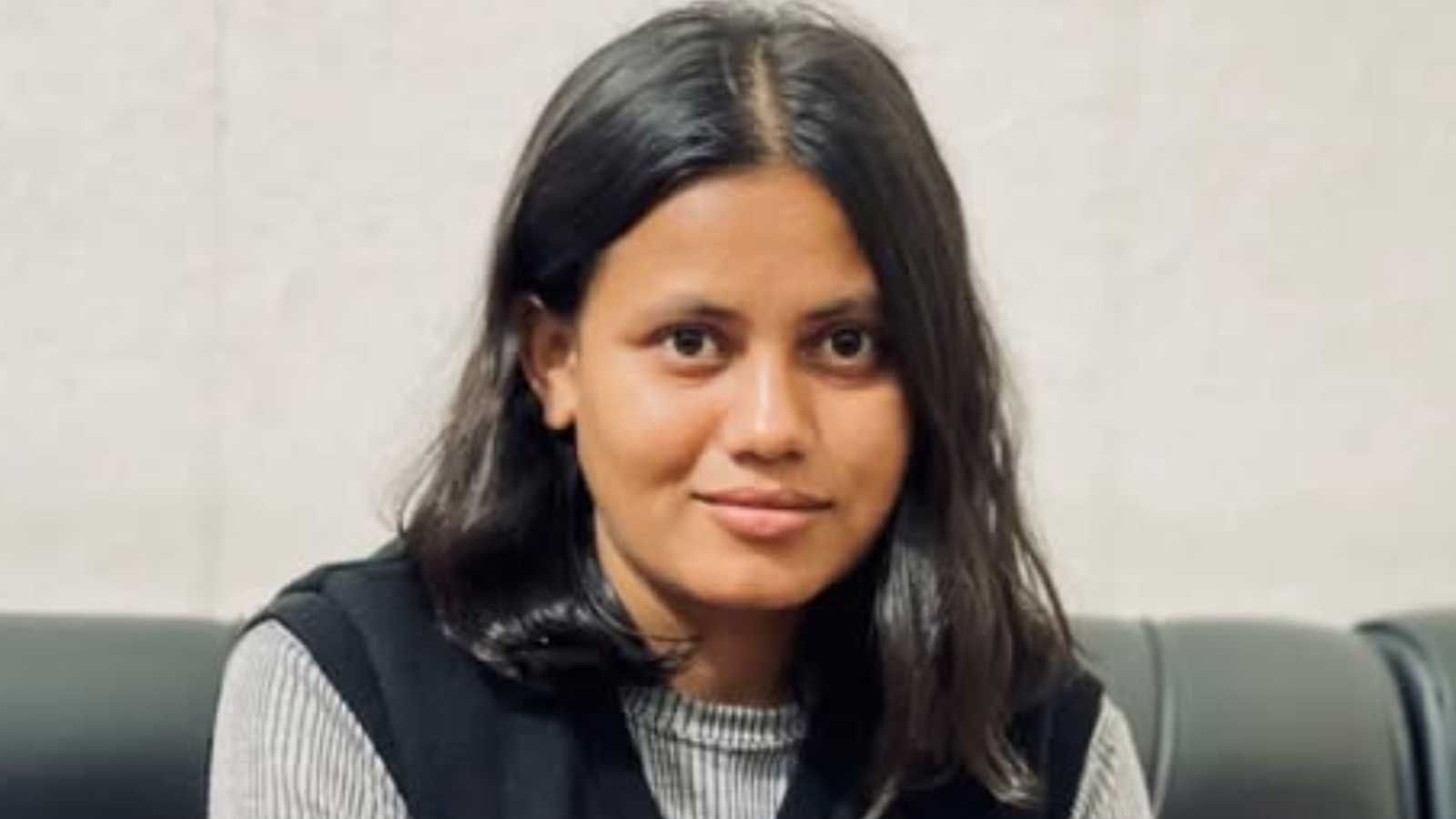 स्मृतिलाई ‘महँगो’ पर्‍यो गृहमन्त्रीको आलोचनाः अन्तर्वार्ताको बहानामा बोलाएर पक्राउ, ‘चुप वस्न’ चेतावनी