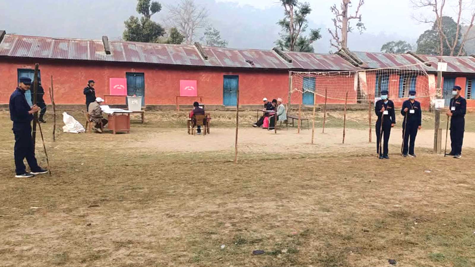 मोरङमा मतदान केन्द्रमा ‘माछा र बियर’ माग्दै हंगामा गर्ने सहायक निर्वाचन अधिकृत पक्राउ