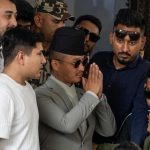 गृहमन्त्री गुरुङले राजीनामासँगै किन पड्काए ‘स्वीट शेयर’ बम, निशानामा आफ्नै सभापति लामिछाने?