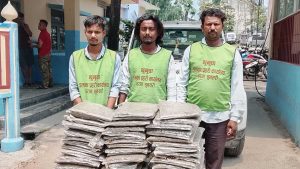 स्कार्पियोभित्र फल्स बटम बनाएर गाँजा तस्करीः तीन भारतीय नागरिक रंगेहात पक्राउ